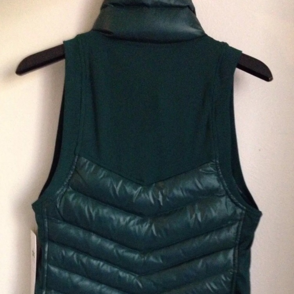 Alo green vest size XS - Picture 2 of 2